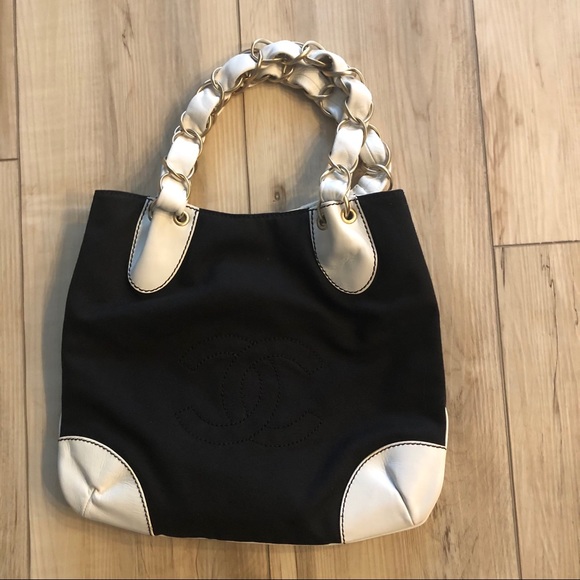 CHANEL Black Canvas white Leather CC Signature Bag - Picture 5 of 16
